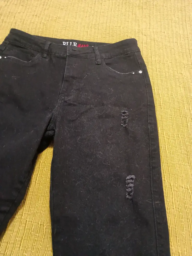 Jeans negros rasgados para mujer - 1