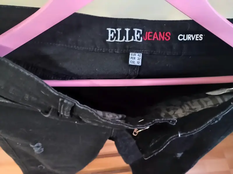 Jeans negros rasgados para mujer - 3