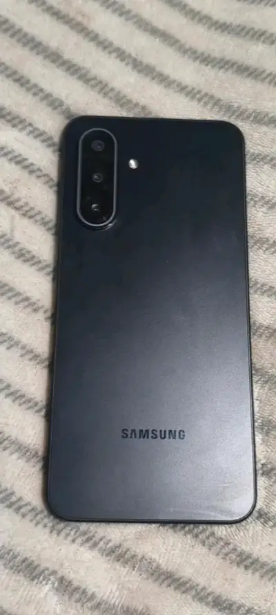 Smartphone con pantalla táctil de 6 pulgadas - miniatura 2
