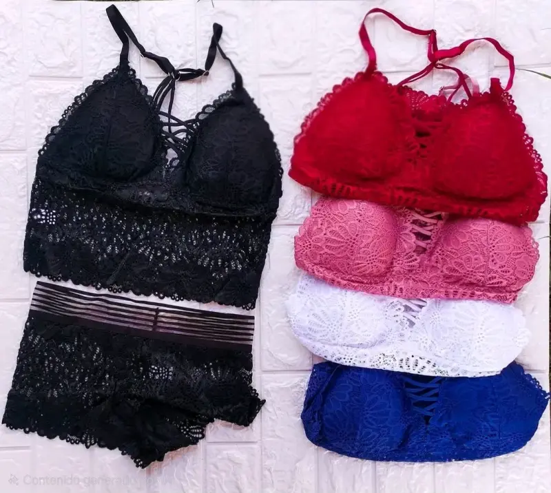Conjunto de lencería de encaje en varios colores