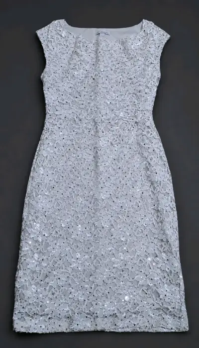 Vestido blanco de encaje para fiesta o boda - miniatura 2