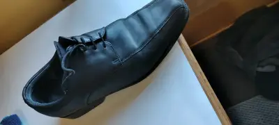 Zapato formal de cuero negro para hombre - miniatura 1