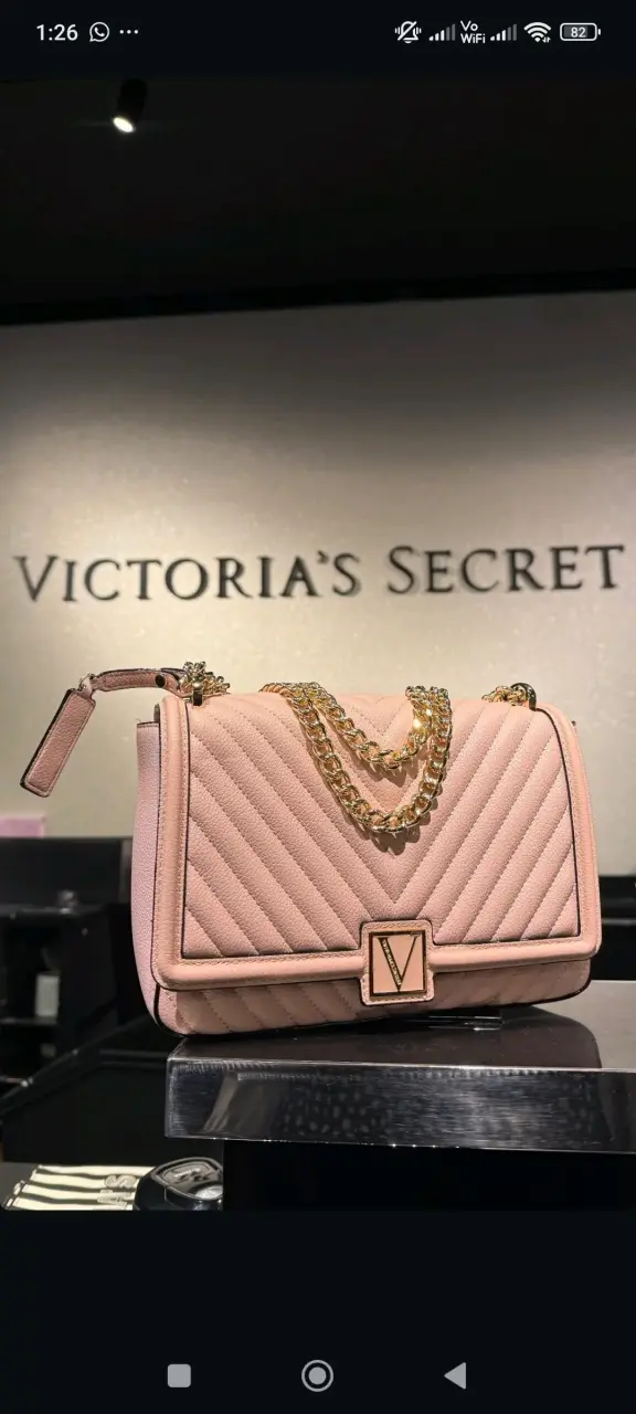Bolso rosa Victoria's Secret con cadena dorada - 2