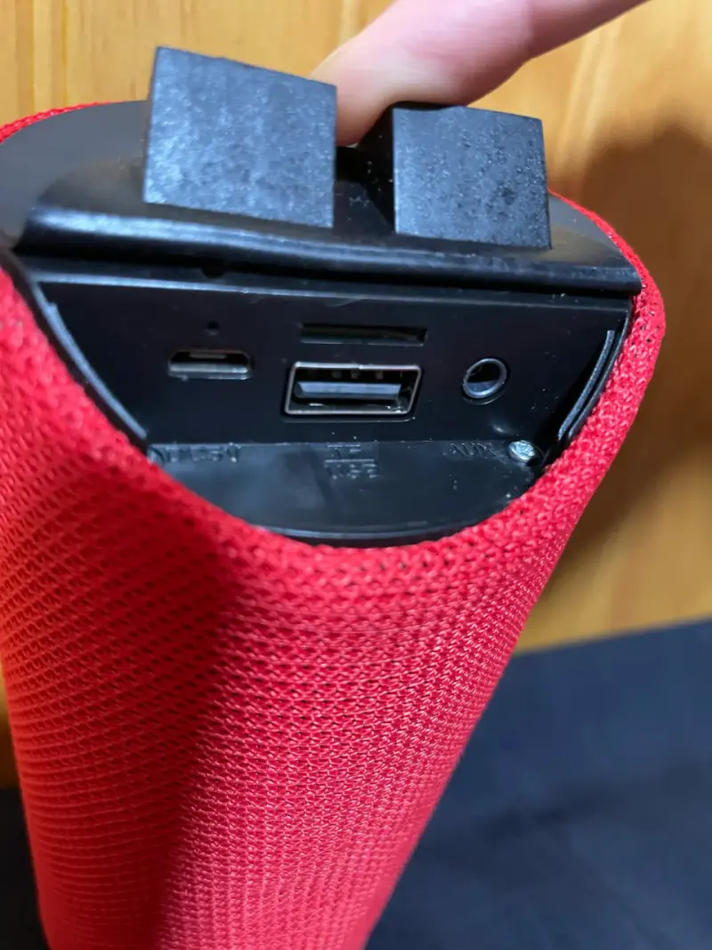 Parlante portátil Bluetooth rojo - 3