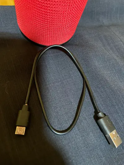 Parlante portátil Bluetooth rojo - miniatura 4