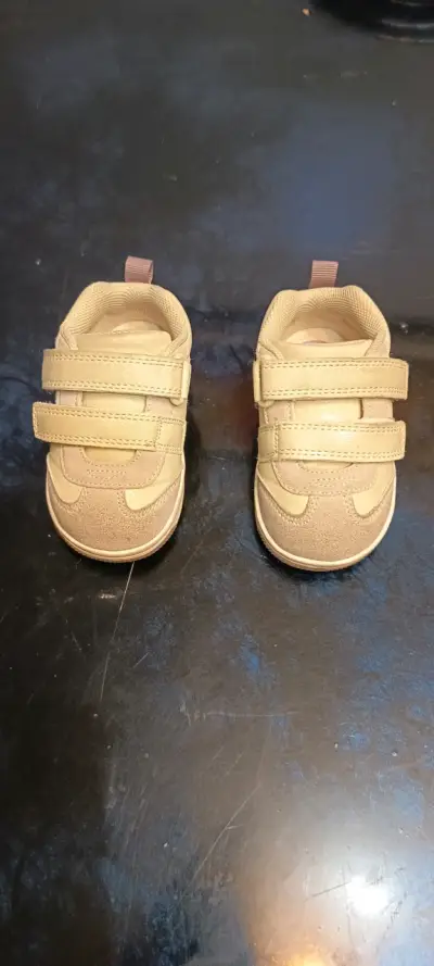 Zapatillas beige y lila para niñas con velcro - miniatura 2