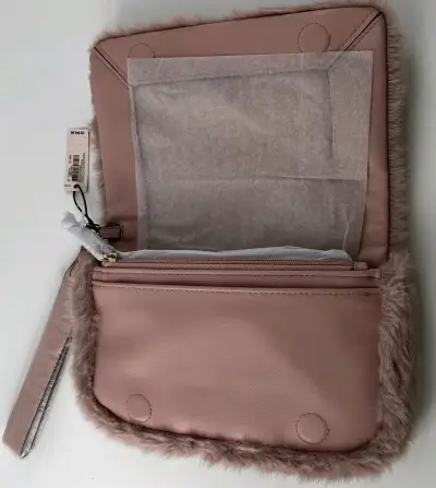 Cartera de mano peluda color rosadoaplomado - miniatura 2
