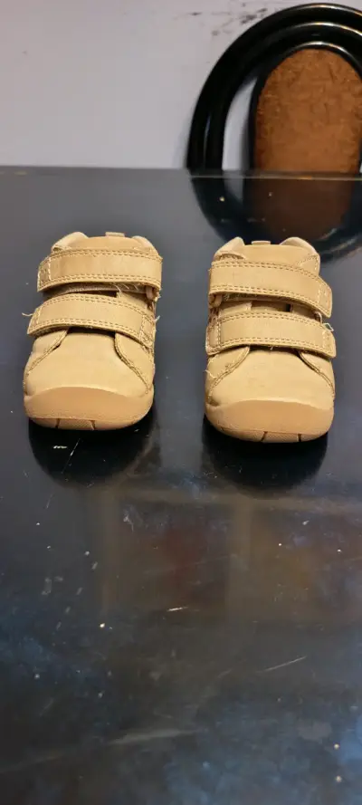 Zapatos de bebé color animal print con velcro - miniatura 1