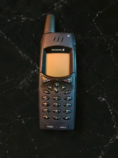 Teléfono Ericsson R380 clásico vintage - miniatura 1