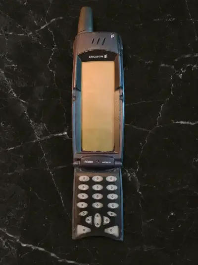 Teléfono Ericsson R380 clásico vintage - miniatura 3