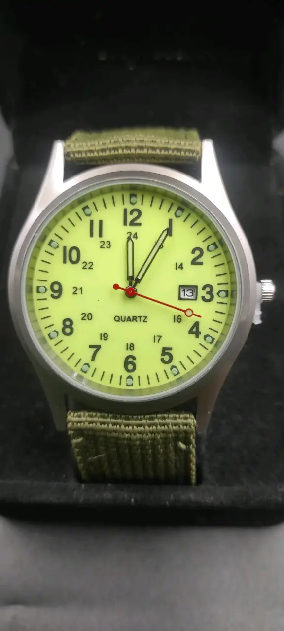 Reloj de pulsera militar con correa verde - 3
