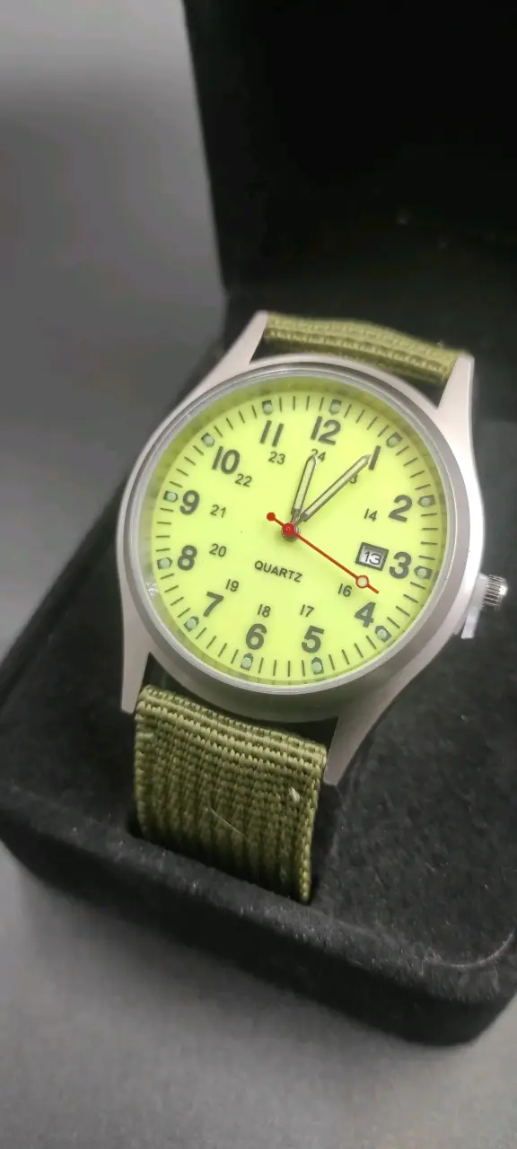 Reloj de pulsera militar con correa verde - 4