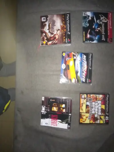 Lote de videojuegos y accesorios para consola - miniatura 2