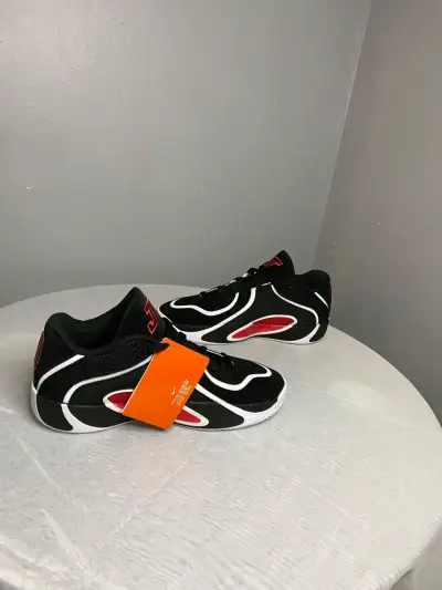 Zapatillas deportivas negras y rojas Jordan - miniatura 5