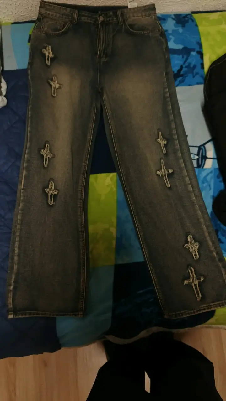 Jeans con diseño de cruces desgastados - 2