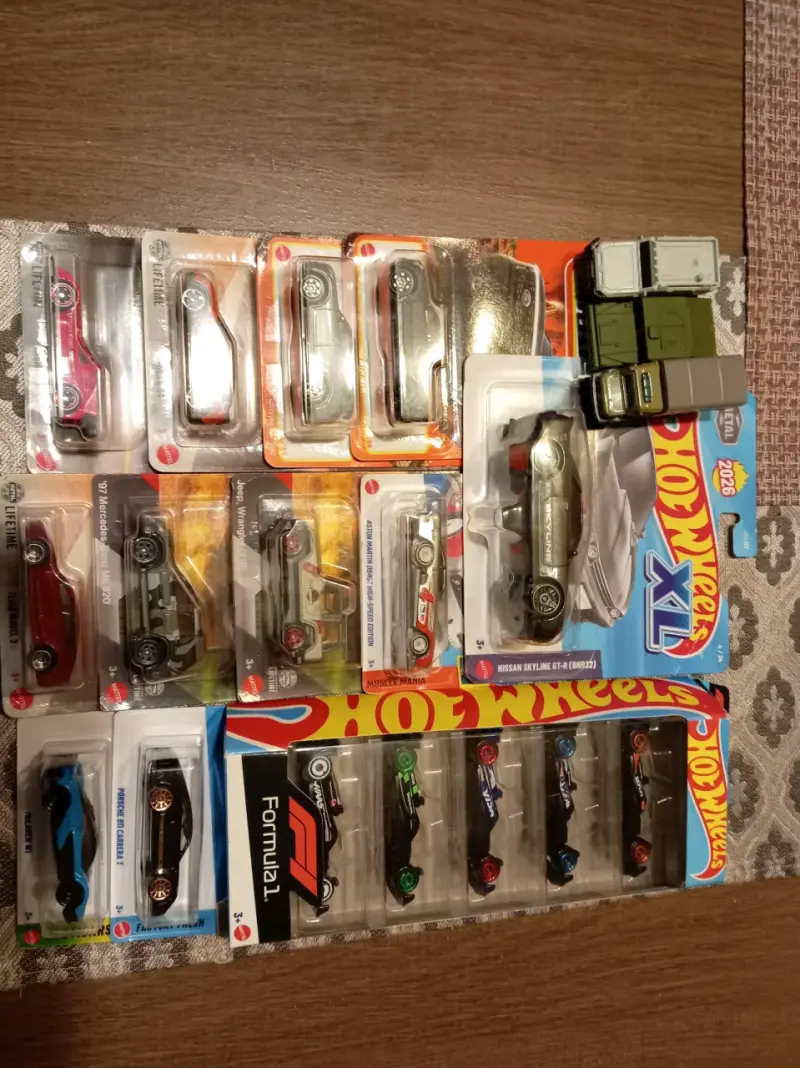 Lote de 19 autos Hot Wheels y Matchbox - 2