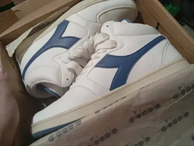 Zapatillas deportivas Diadora blancas y azules - miniatura 1