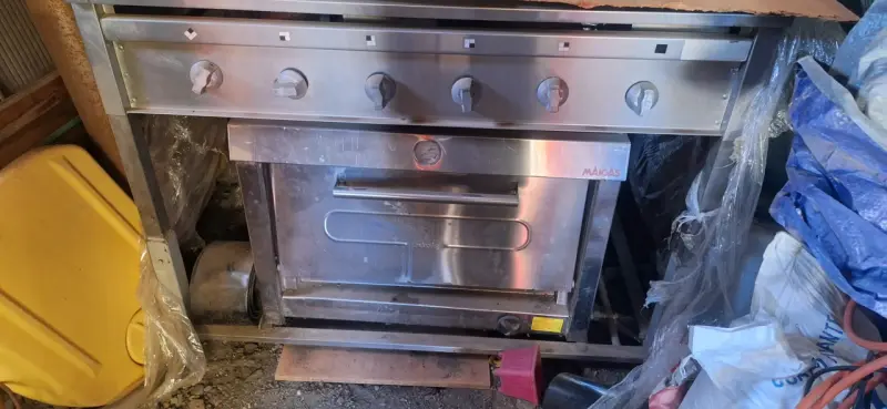 Cocina industrial de acero inoxidable con 6 quemadores - 2
