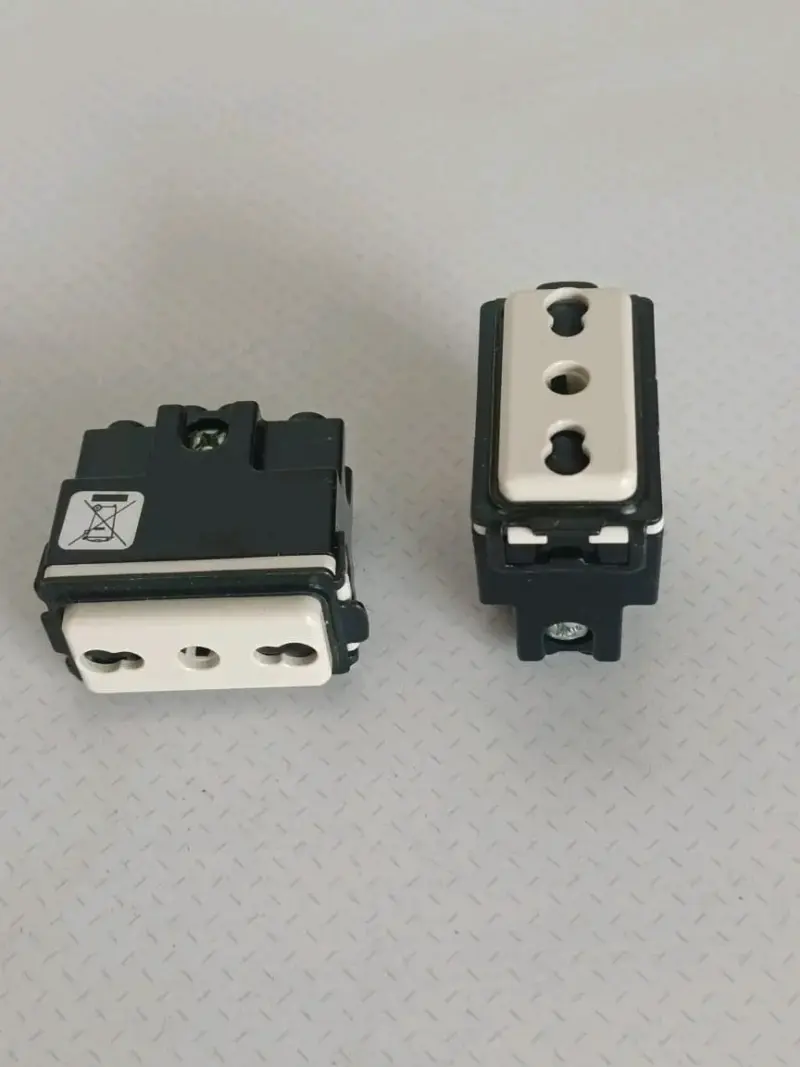 Aislador eléctrico cerámico doble tornillo - 2