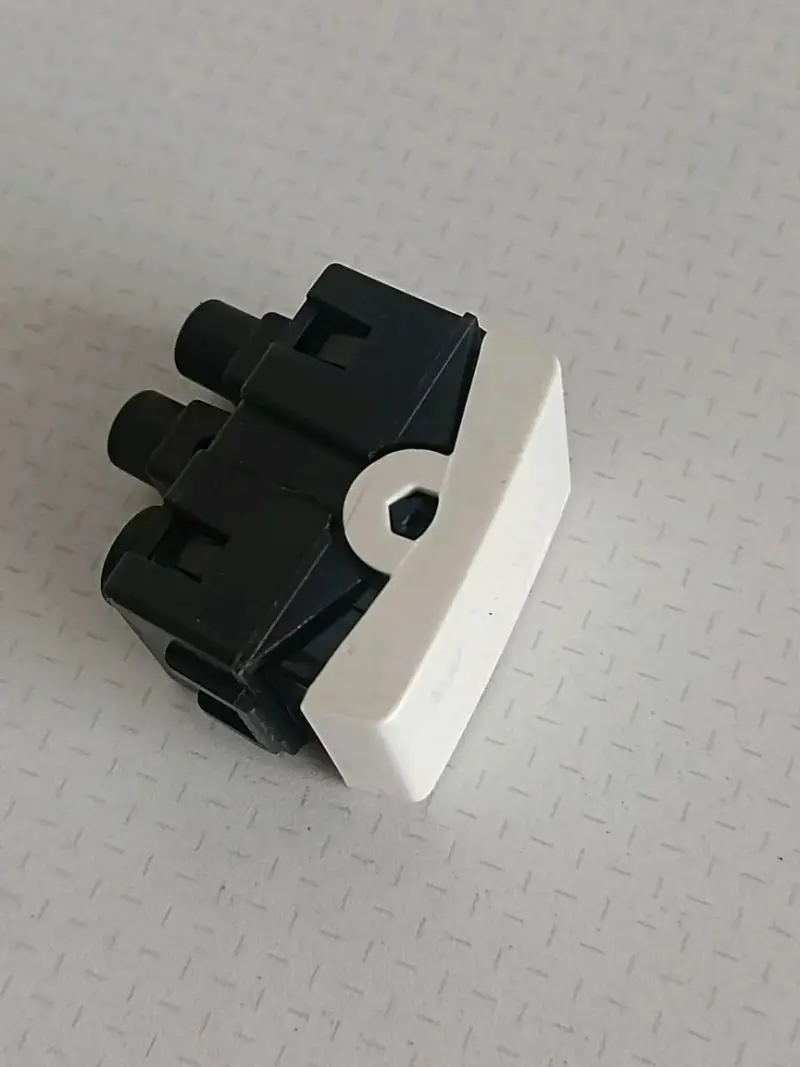 Aislador eléctrico cerámico doble tornillo - 3