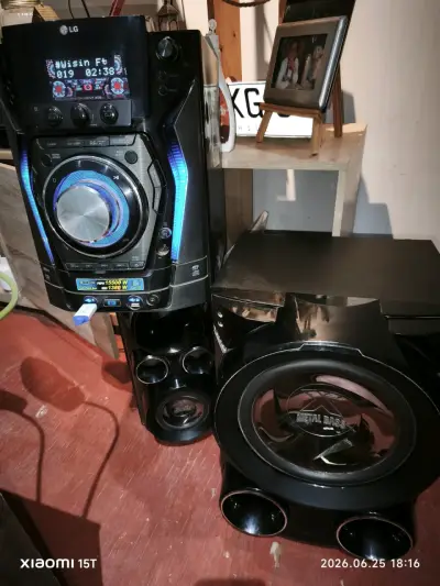 SiSe vende equipo de música marca LG metal bass - miniatura 1