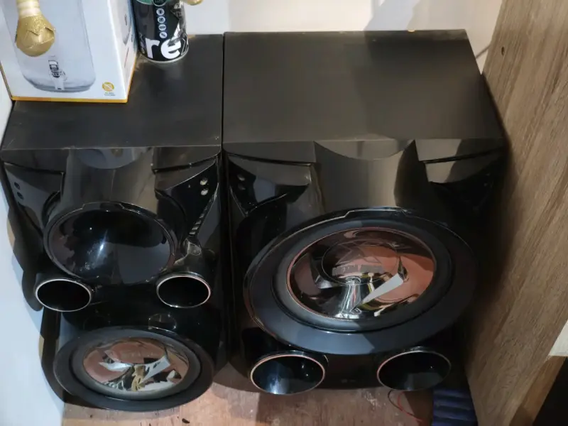 SiSe vende equipo de música marca LG metal bass - 5