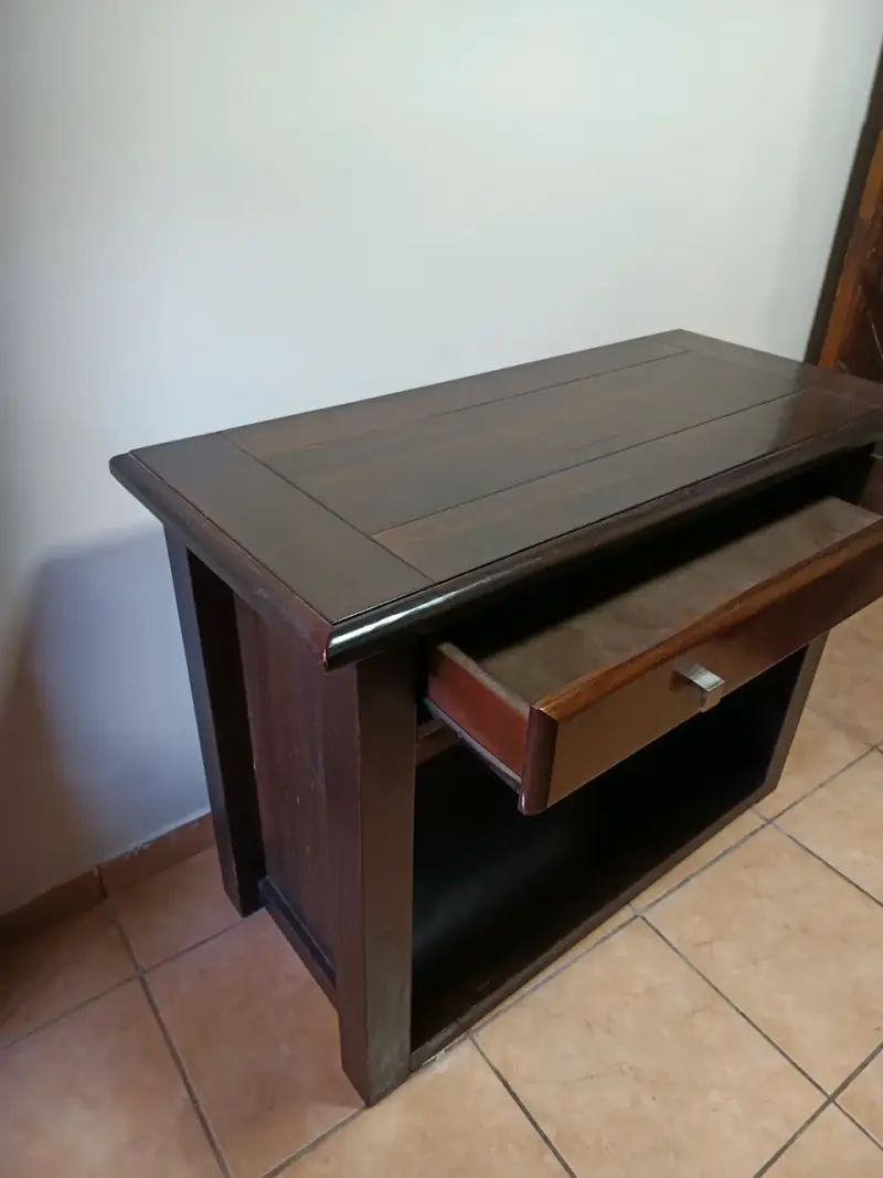 Mesa de madera con cajón estilo rústico - 2
