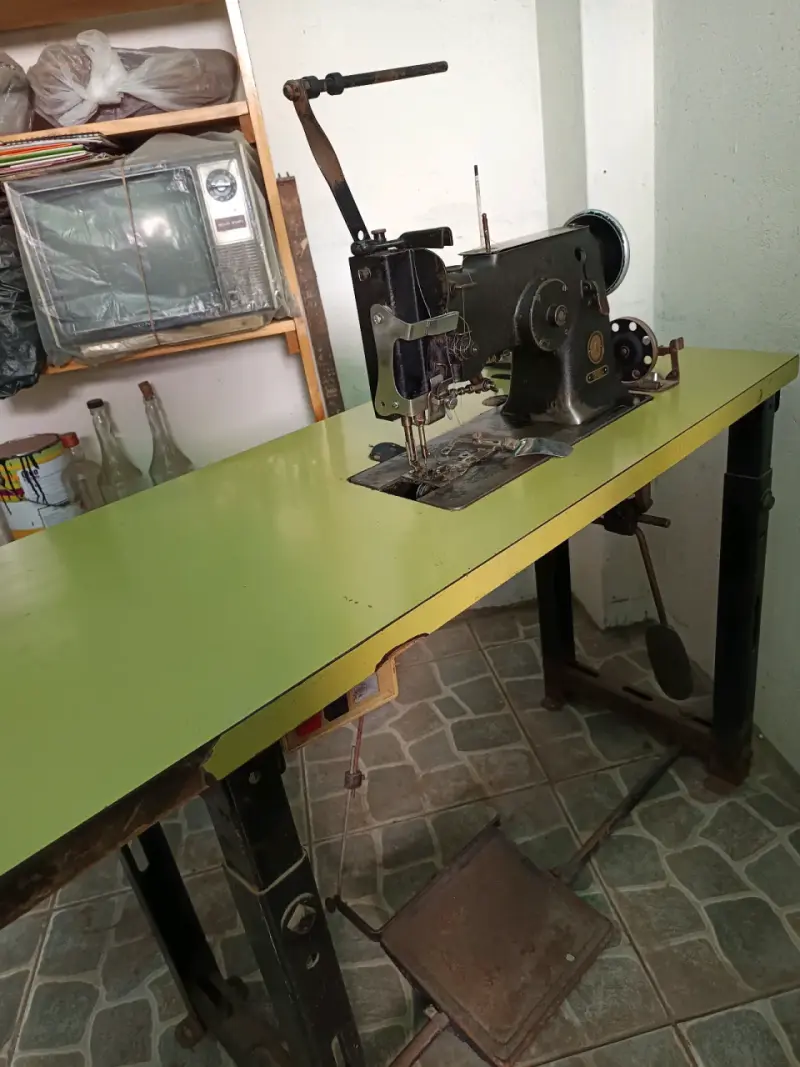 Máquina de coser industrial Singer - 1