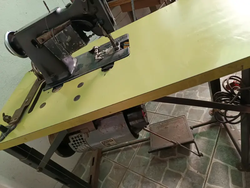 Máquina de coser industrial Singer - 2