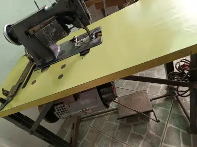 Máquina de coser industrial Singer - miniatura 2