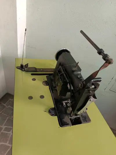 Máquina de coser industrial Singer - miniatura 5