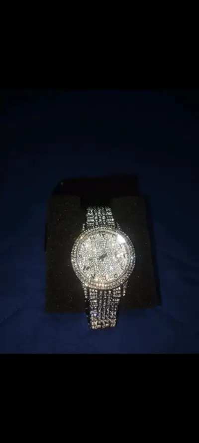 Reloj con cristales brillantes - miniatura 2