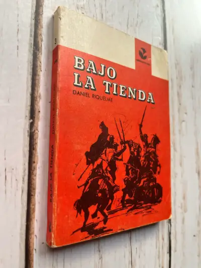 Libro 'Bajo la Tienda' de Daniel Riquelme - miniatura 2