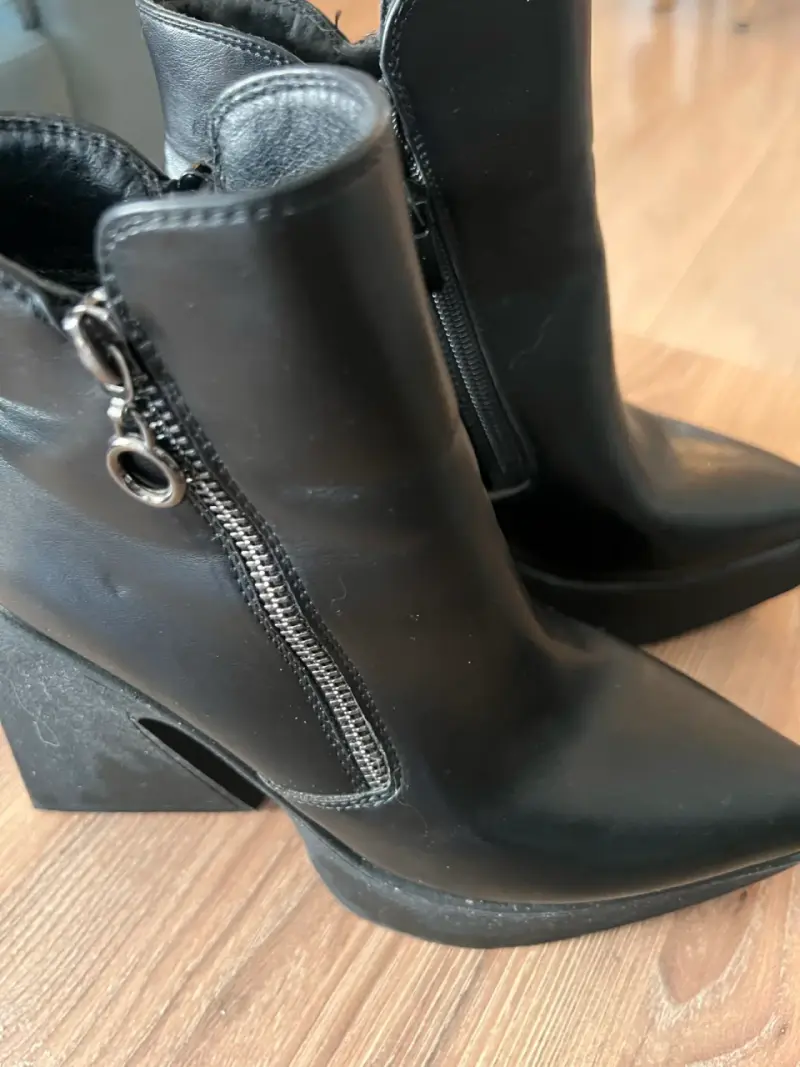 Botines negros de cuero con plataforma - 2