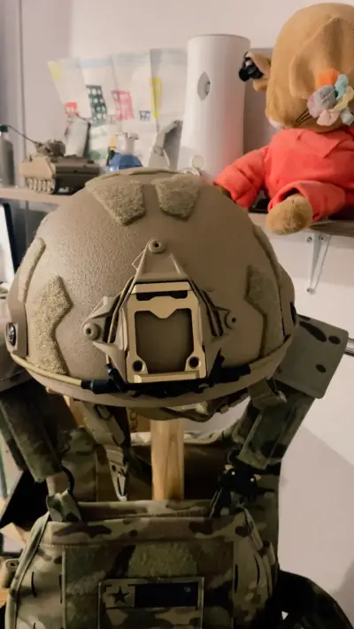 casco militar balístico Nivel III - miniatura 1