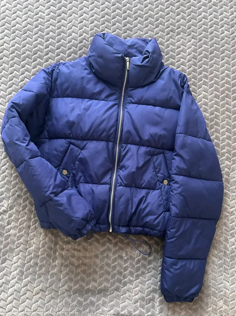 Chaqueta acolchada azul para invierno