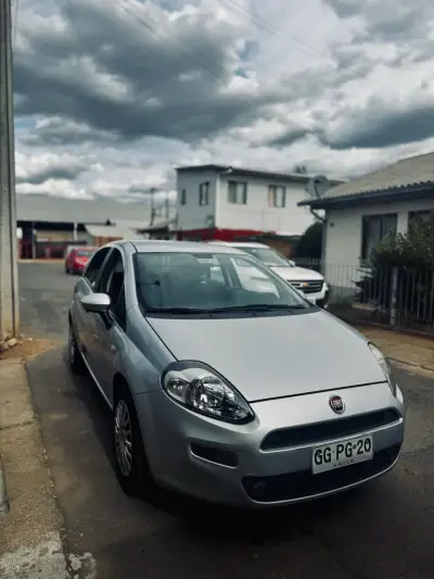 Fiat Grande  Punto Automático 2014 en buen estado - miniatura 2
