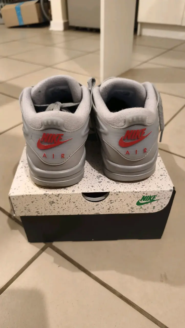 Zapatillas Nike Air Jordan grises talla 7.5 usa - 2