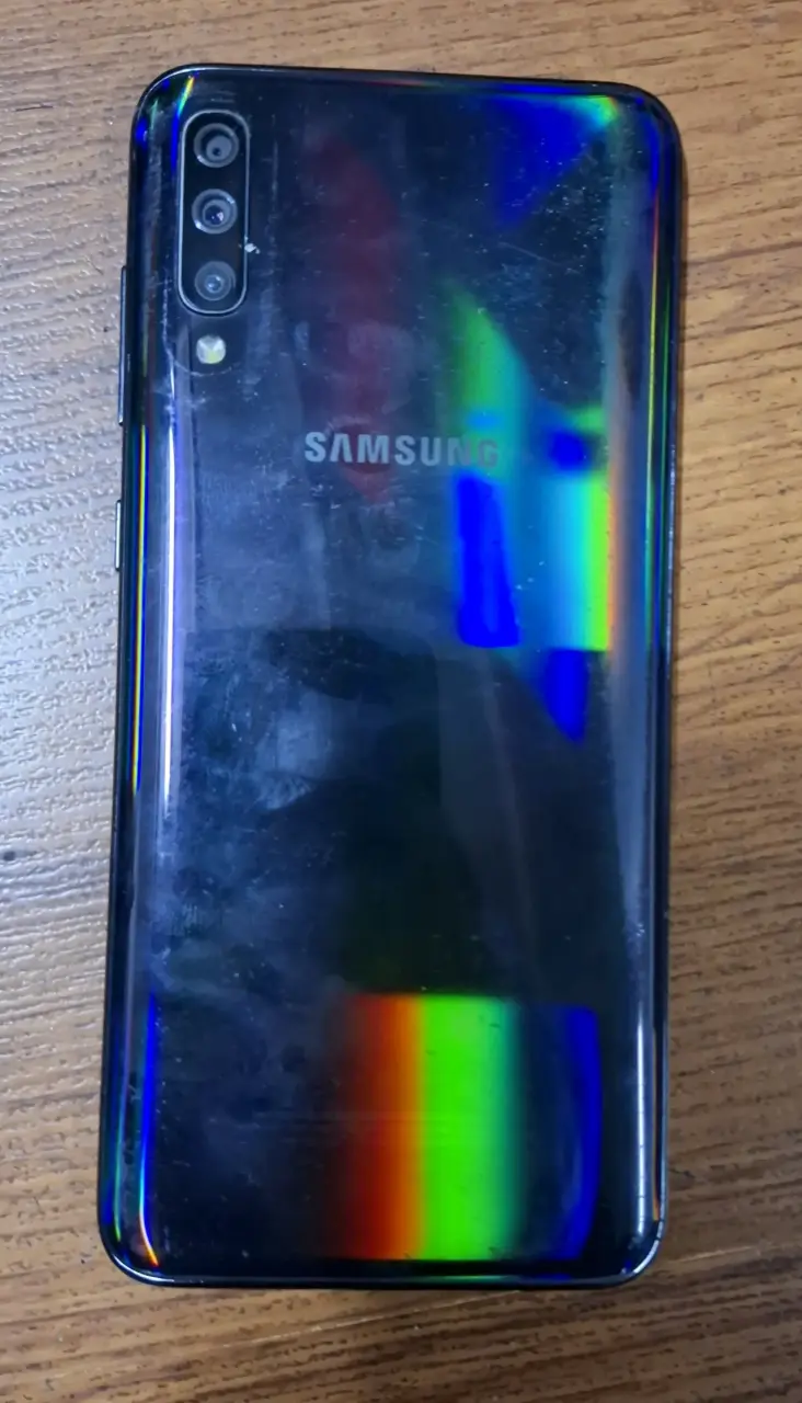 Samsung A70 usado 256GB en buen estado - 2