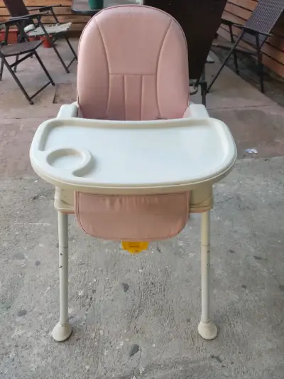 Silla de comer para bebé rosada - miniatura 1