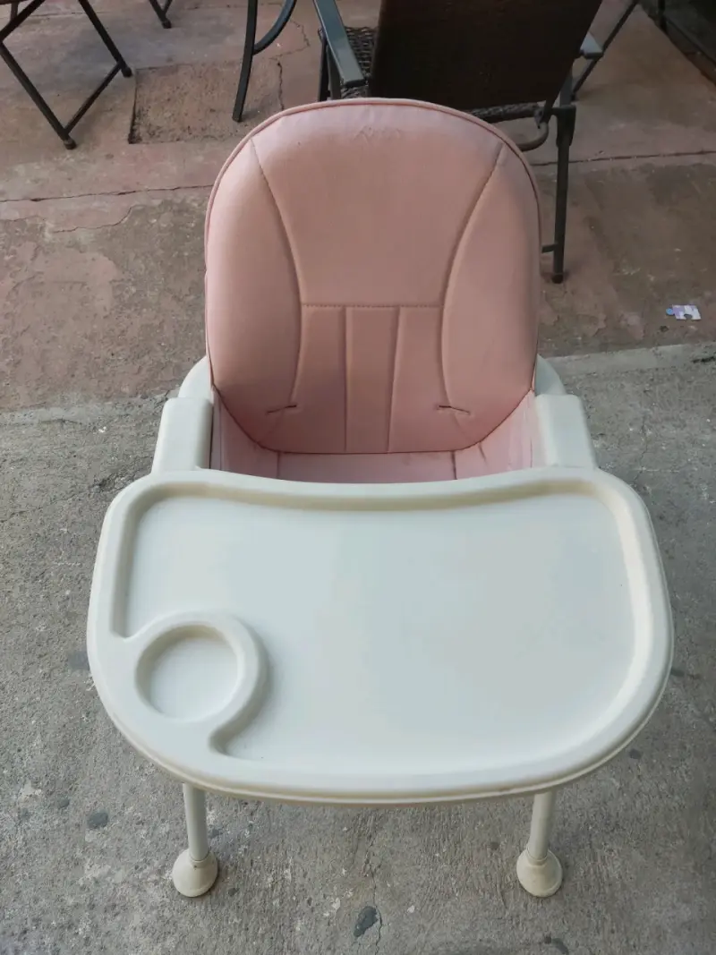 Silla de comer para bebé rosada - 2