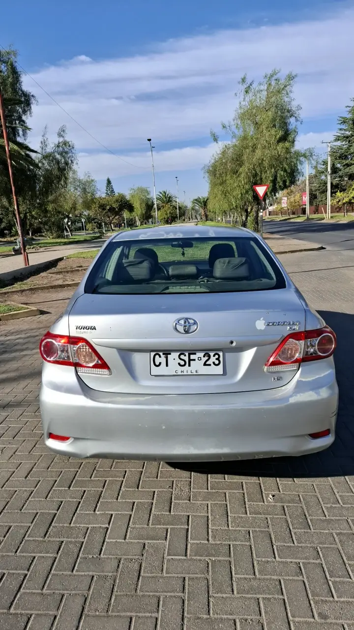 Toyota Corolla 2011 XLI en buen estado - 3
