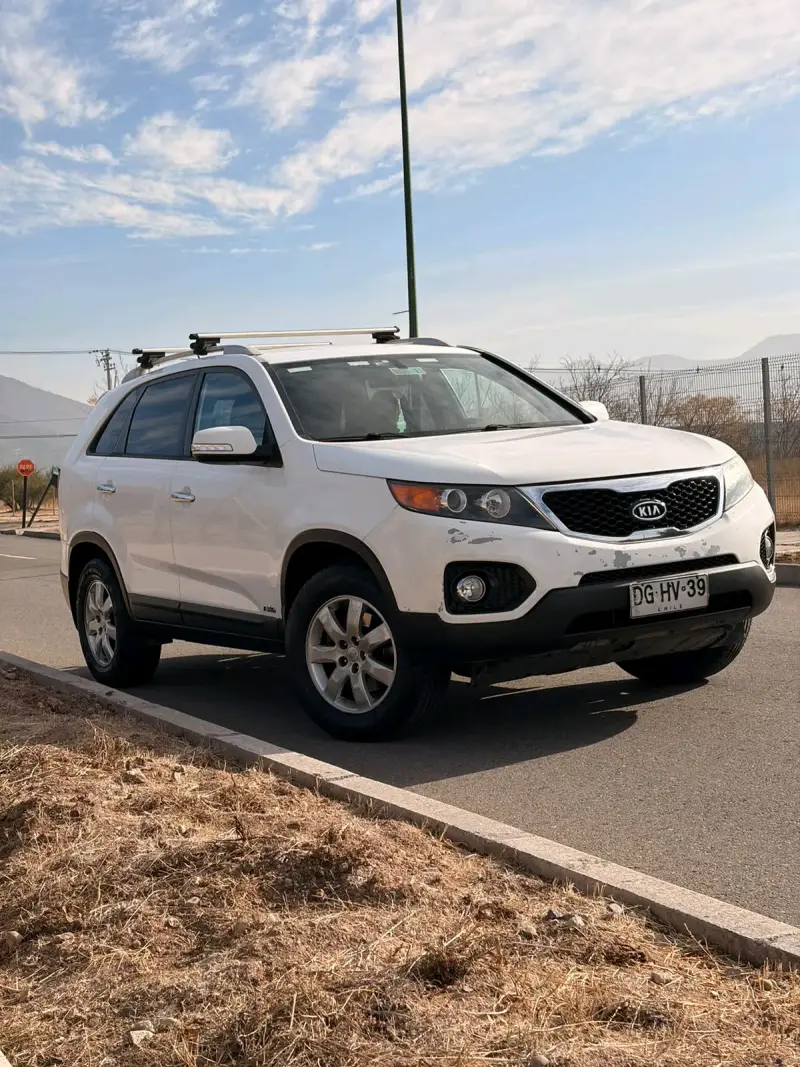 SUV Kia Sorento 2011 en buen estado - 1