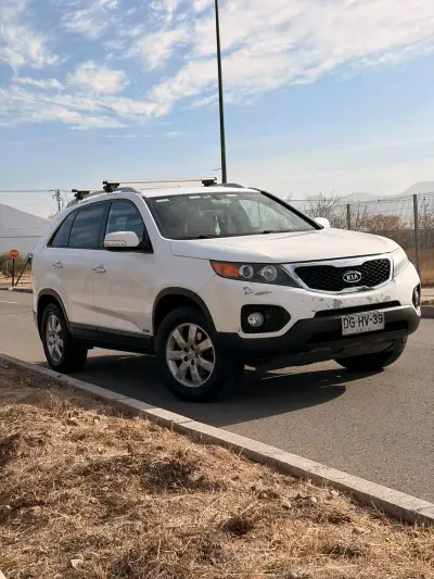 SUV Kia Sorento 2011 en buen estado - miniatura 1