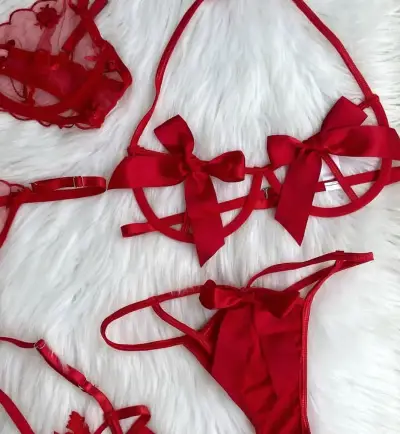 Conjunto lencería rojo con lazos decorativos - miniatura 3