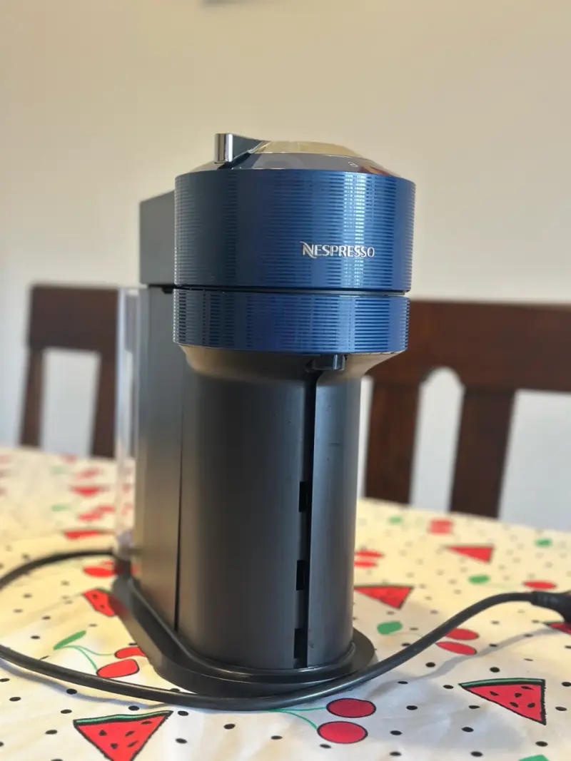 Cafetera Nespresso Vertuo Next Azul - 2