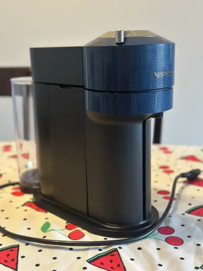 Cafetera Nespresso Vertuo Next Azul - miniatura 3