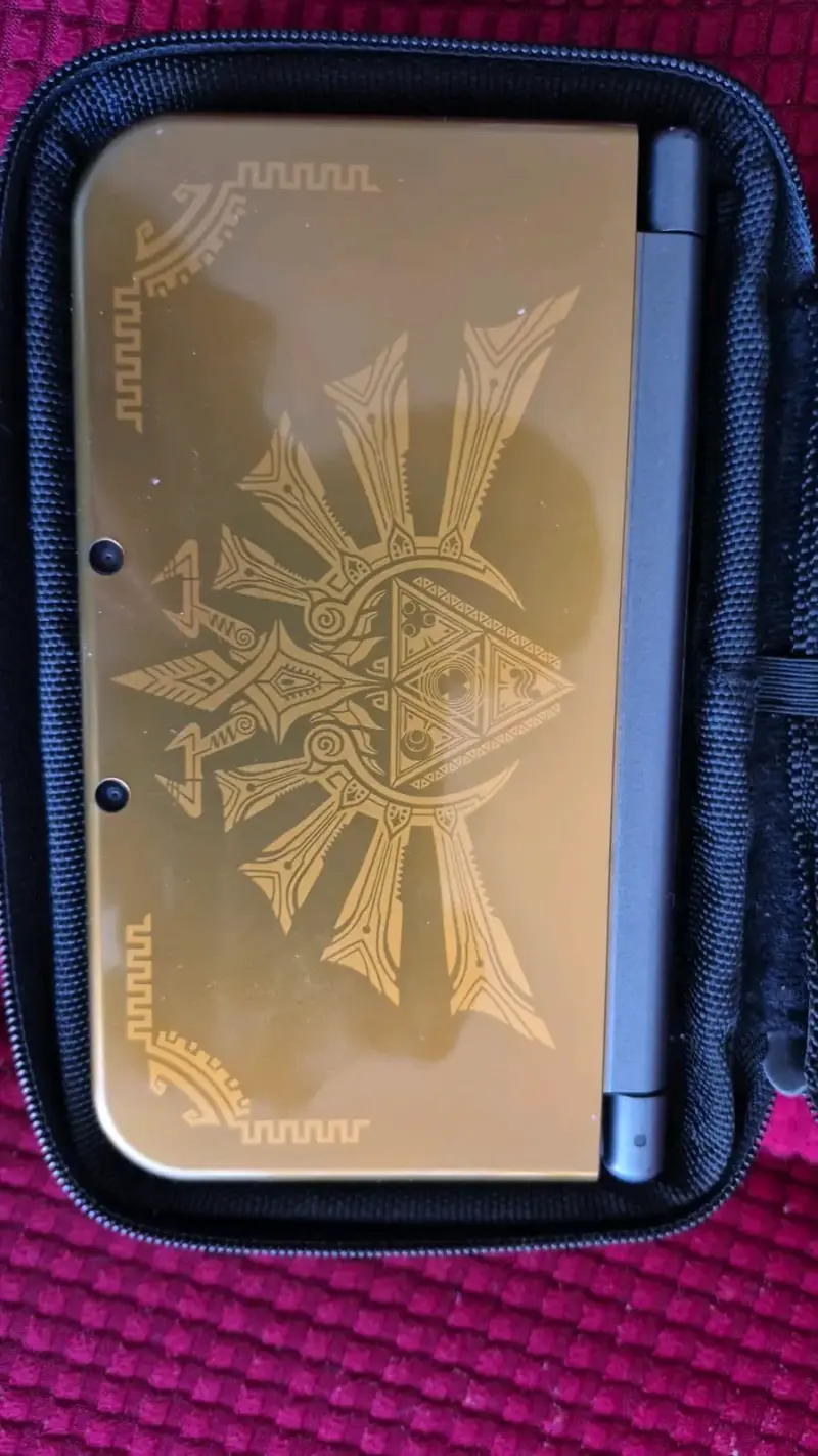 Consola Nintendo 3DS XL Edición especial de Zelda - 1