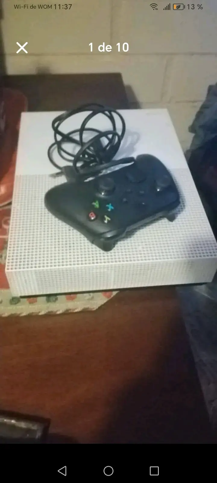 Consola Xbox con control - 1