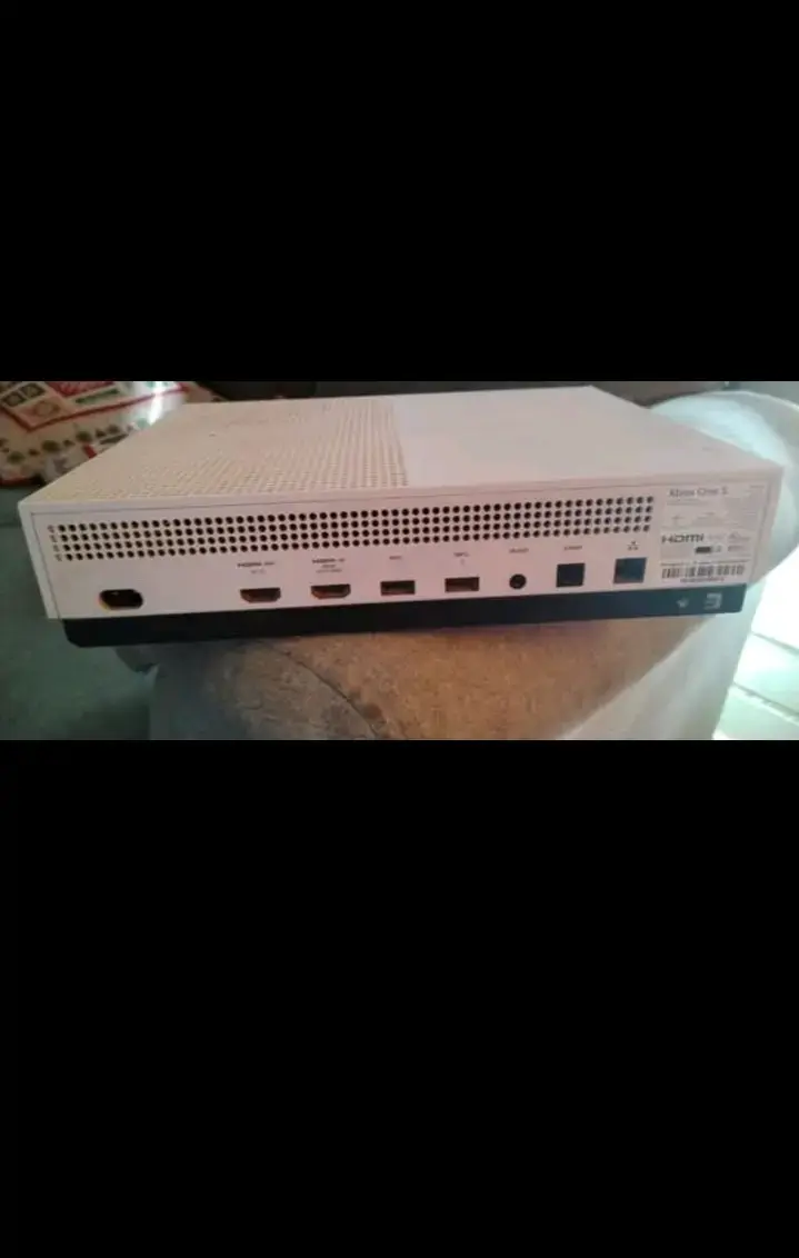 Consola Xbox con control - 3